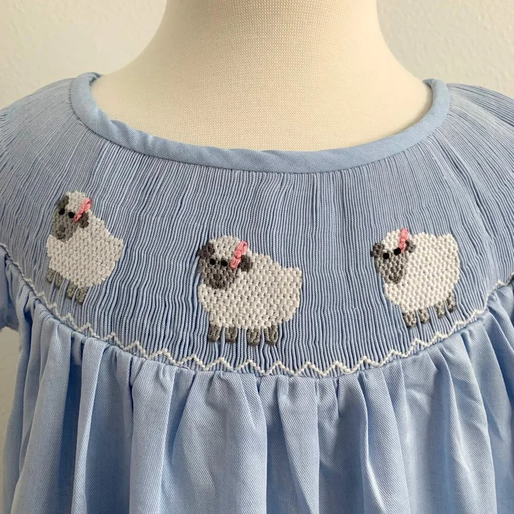 š NWT Pretty Girls Smocked Dress Embroidered Sheep Blue & White Boutique 5-6Y - Picture 5 of 9